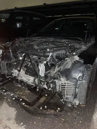 Ti smontano l&rsquo;auto nel parcheggio dell&rsquo;aeroporto: il cartello &ldquo;non custodito&rdquo; potrebbe non bastare