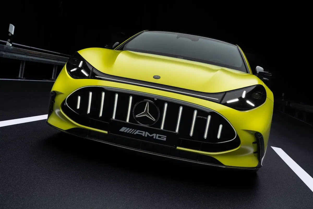 Mercedes-AMG GT 4-Door elettrica: fino a 1.150 CV e architettura 800 Volt per la nuova era AMG (2)