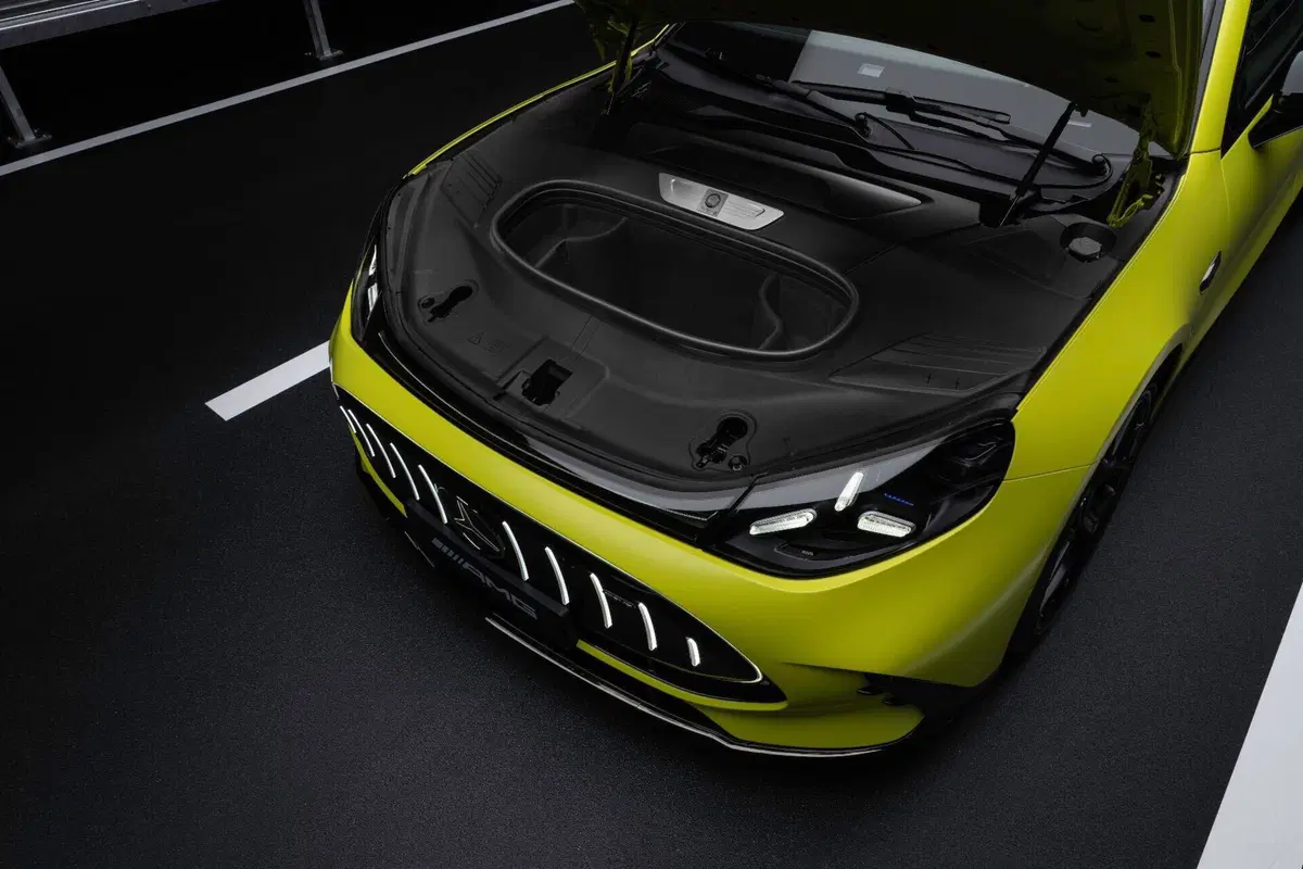Mercedes-AMG GT 4-Door elettrica: fino a 1.150 CV e architettura 800 Volt per la nuova era AMG (13)
