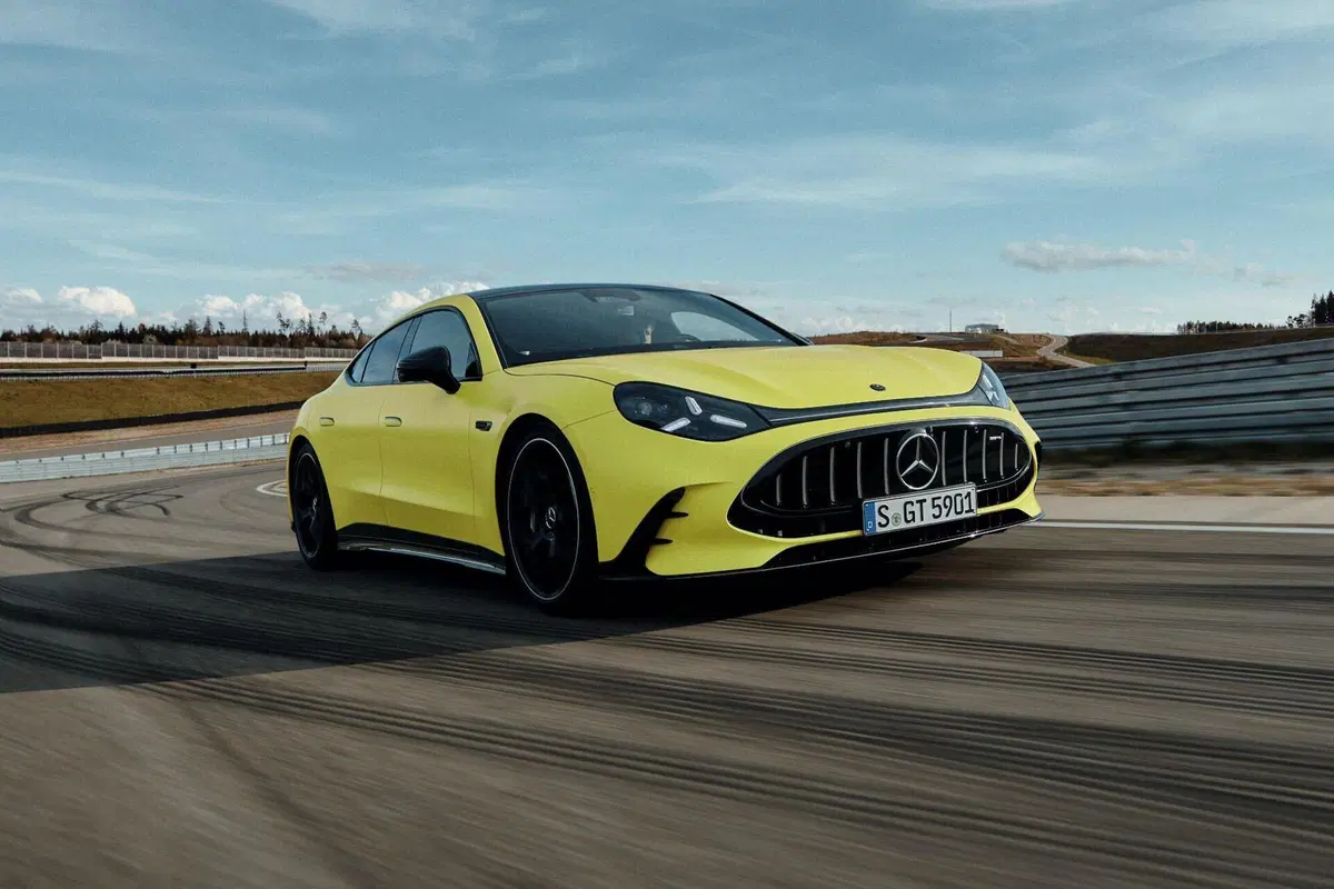 Mercedes-AMG GT 4-Door elettrica: fino a 1.150 CV e architettura 800 Volt per la nuova era AMG (24)