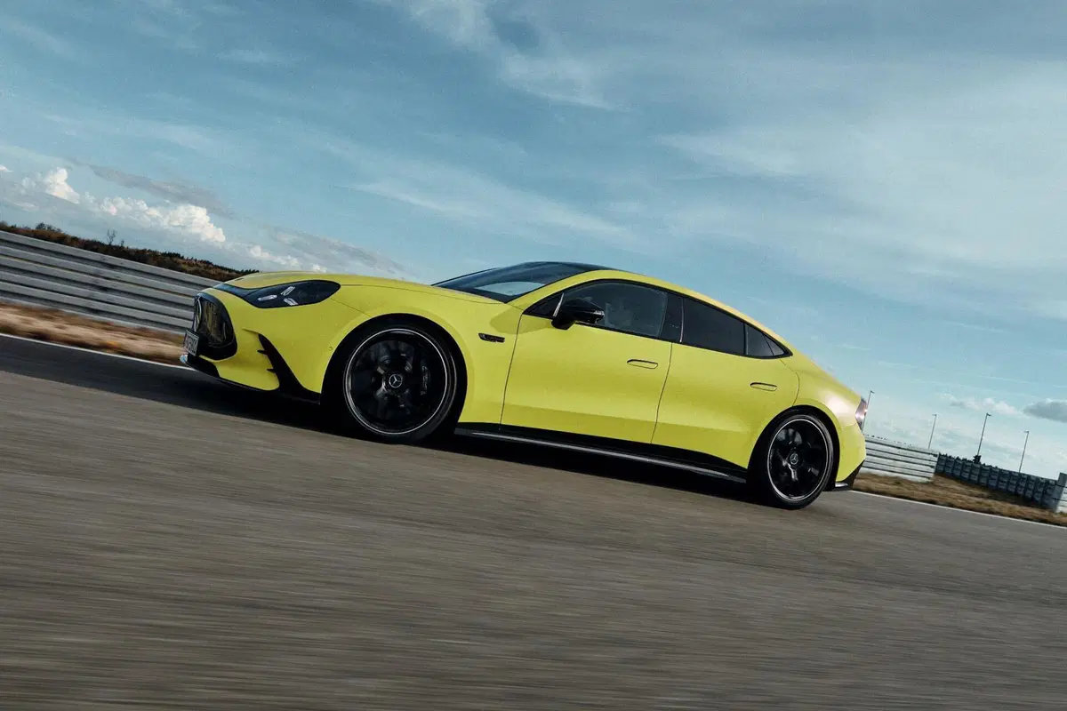 Mercedes-AMG GT 4-Door elettrica: fino a 1.150 CV e architettura 800 Volt per la nuova era AMG (25)