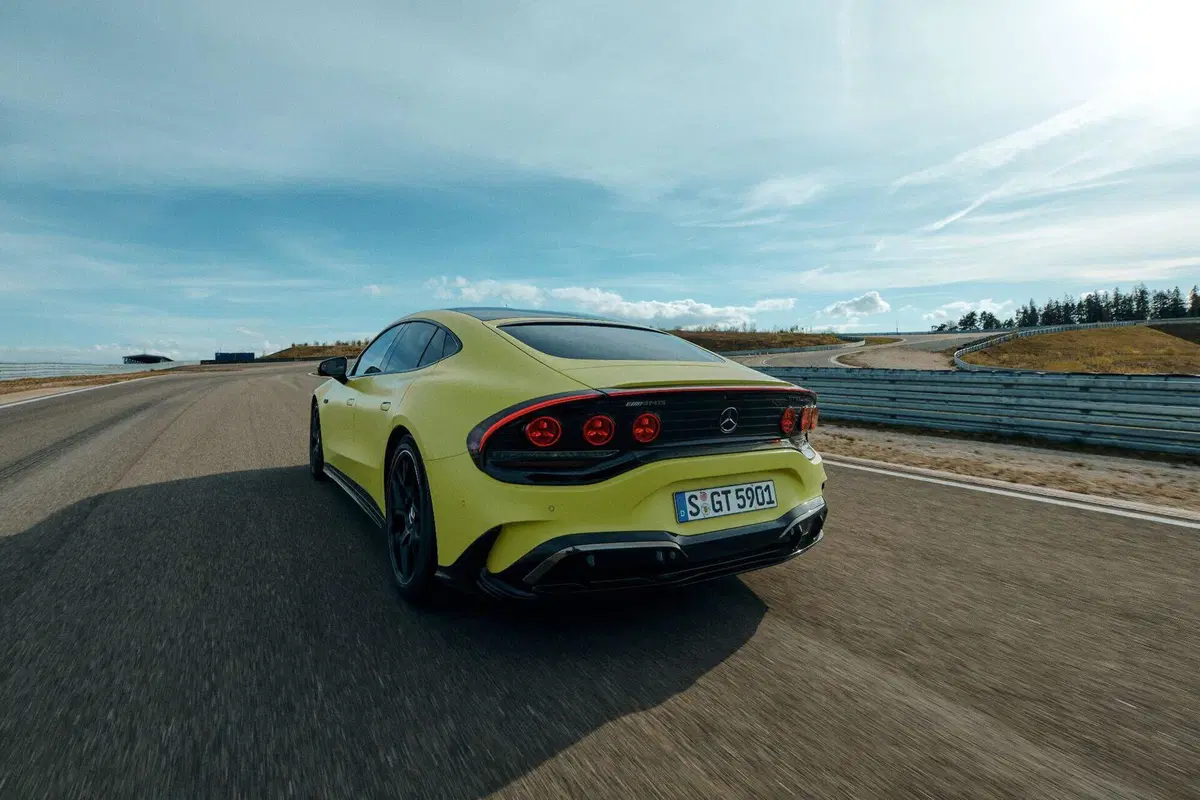 Mercedes-AMG GT 4-Door elettrica: fino a 1.150 CV e architettura 800 Volt per la nuova era AMG (28)