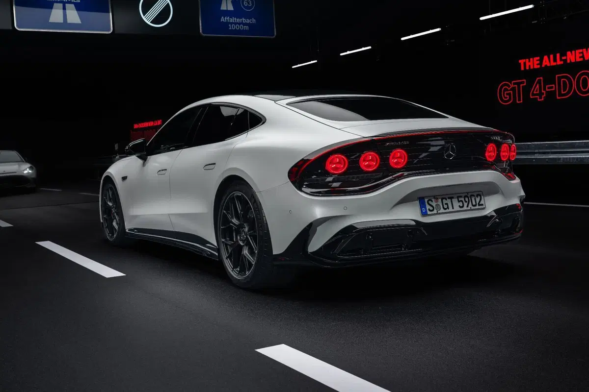 Mercedes-AMG GT 4-Door elettrica: fino a 1.150 CV e architettura 800 Volt per la nuova era AMG (40)