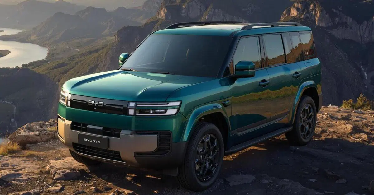 BYD Ti7: il nuovo SUV ibrido plug-in a 7 posti sfida il Land Rover Defender