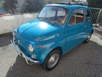 Fiat Nuova 500 L d'epoca del 1969 a Genova