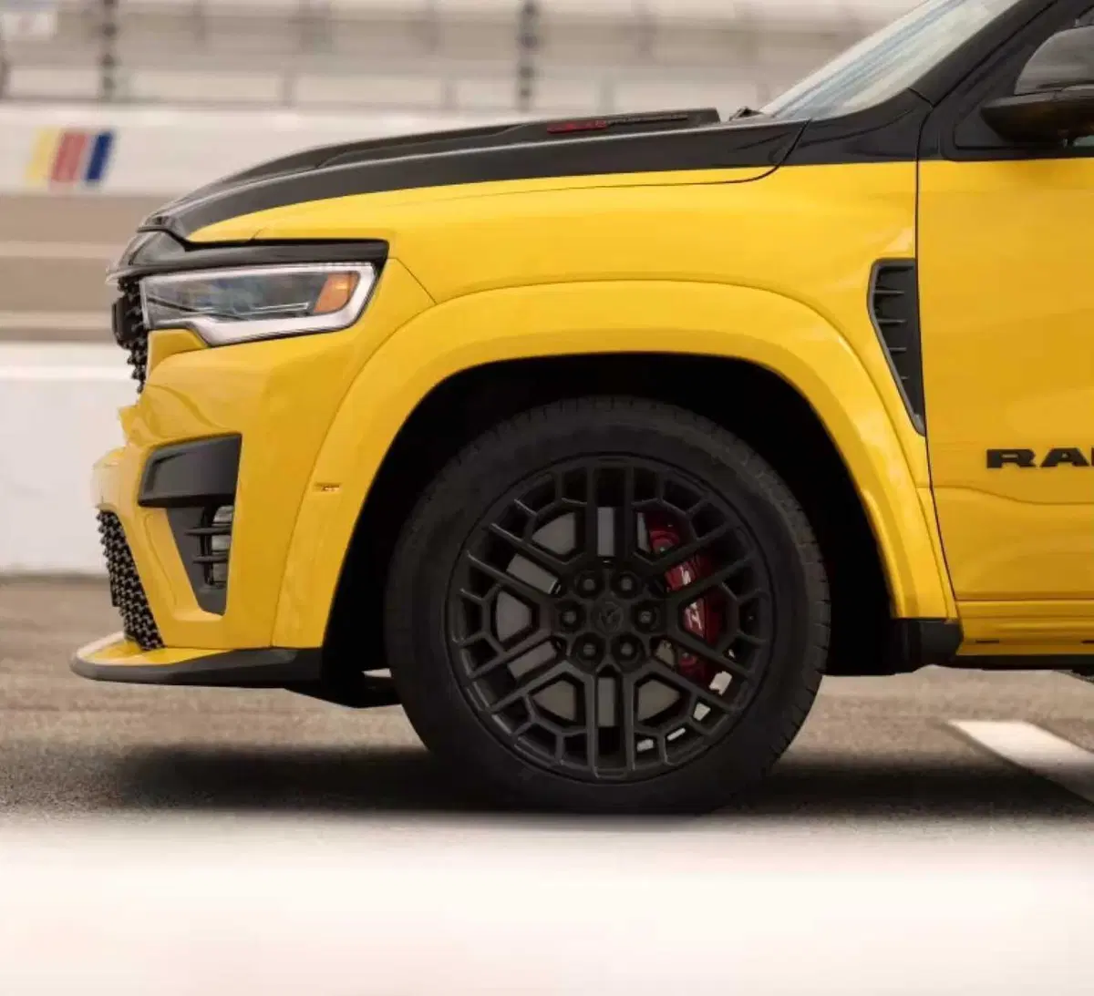 Ram 1500 Rumble Bee 2027, il V8 torna a ruggire e sfida il Ford F-150