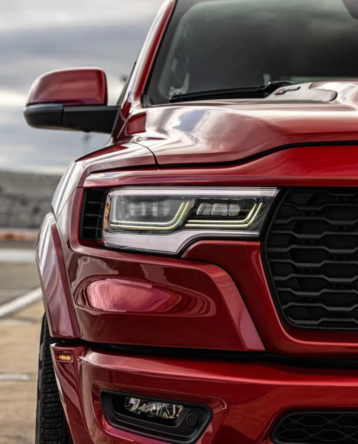 Ram 1500 Rumble Bee 2027, il V8 torna a ruggire e sfida il Ford F-150 (5)