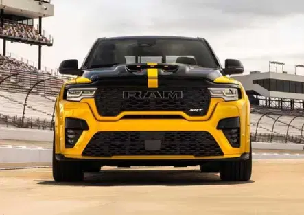 Ram 1500 Rumble Bee 2027, il V8 torna a ruggire e sfida il Ford F-150