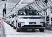 XPeng Robotaxi, la prima auto a guida autonoma di serie esce dalla fabbrica