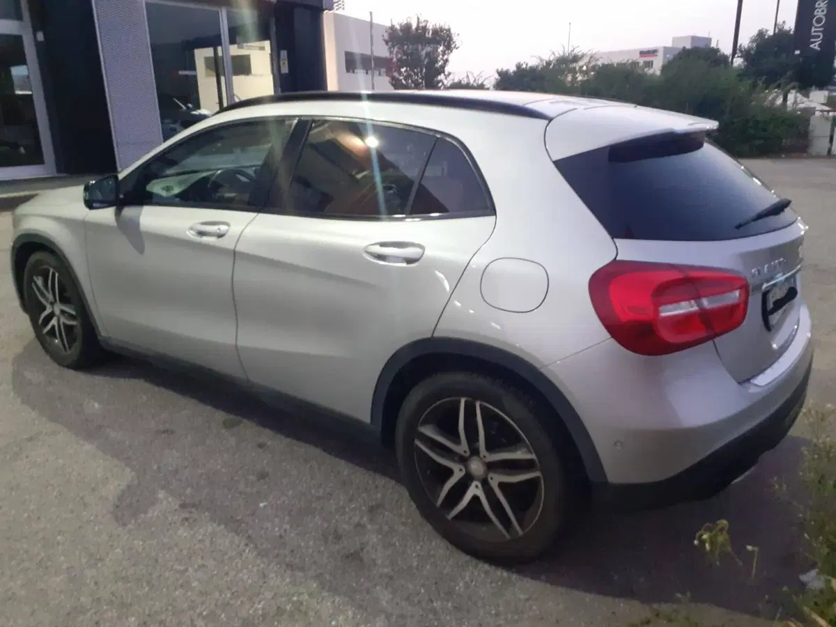 Mercedes-Benz GLA SUV usata a Cosenza (4)