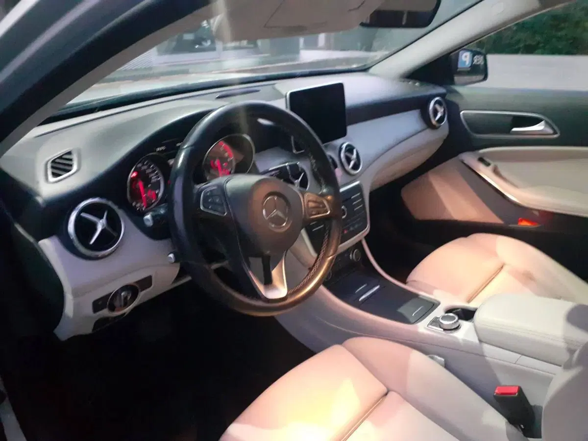 Mercedes-Benz GLA SUV usata a Cosenza (6)