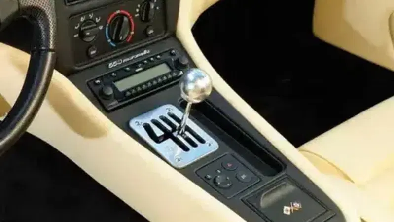 Ferrari riporta il cambio manuale? Il brevetto che fa sognare gli appassionati
