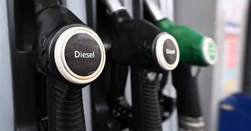 Varese, carburante low cost in cortile: scoperto presunto traffico illecito di gasolio agricolo a Besnate