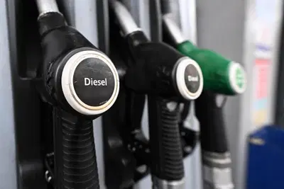 Varese, carburante low cost in cortile: scoperto presunto traffico illecito di gasolio agricolo a Besnate
