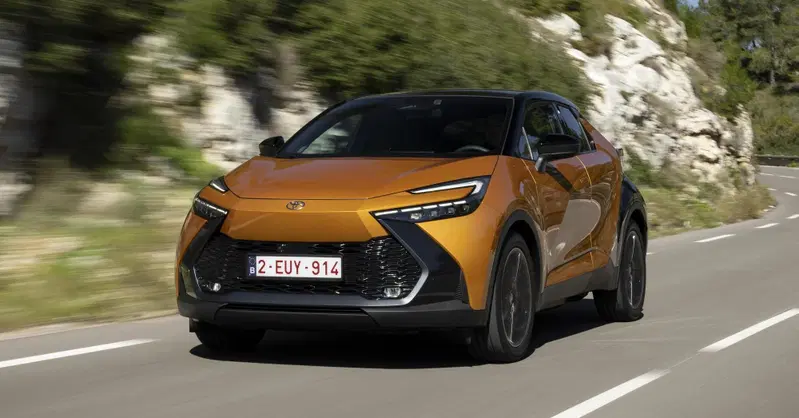 Toyota C-HR Full Hybrid: fino a 6.500 euro di bonus e rate da 199 euro al mese, la promo in dettaglio