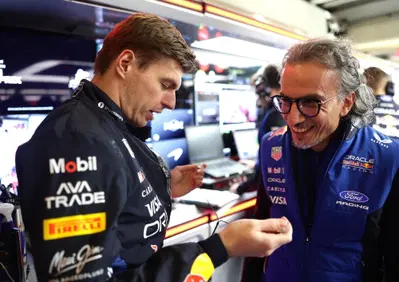 F1, Non possiamo chiedergli ogni settimana se resta. Mekies blinda Verstappen in Red Bull (e rivela quel patto segreto al Nürburgring)