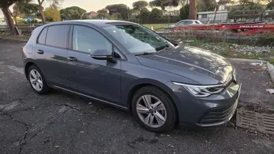Volkswagen Golf 2.0 TDI DSG SCR Life del 2020 usata a Marino