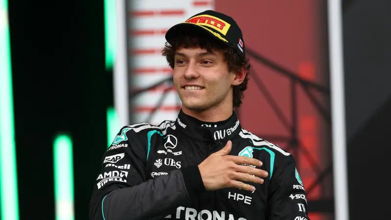 F1. &ldquo;Non vogliamo una ripetizione del 2016 con Lewis e Nico&rdquo;: Andrea Kimi Antonelli getta acqua sul fuoco della rivalit&agrave; con Russell in Mercedes 