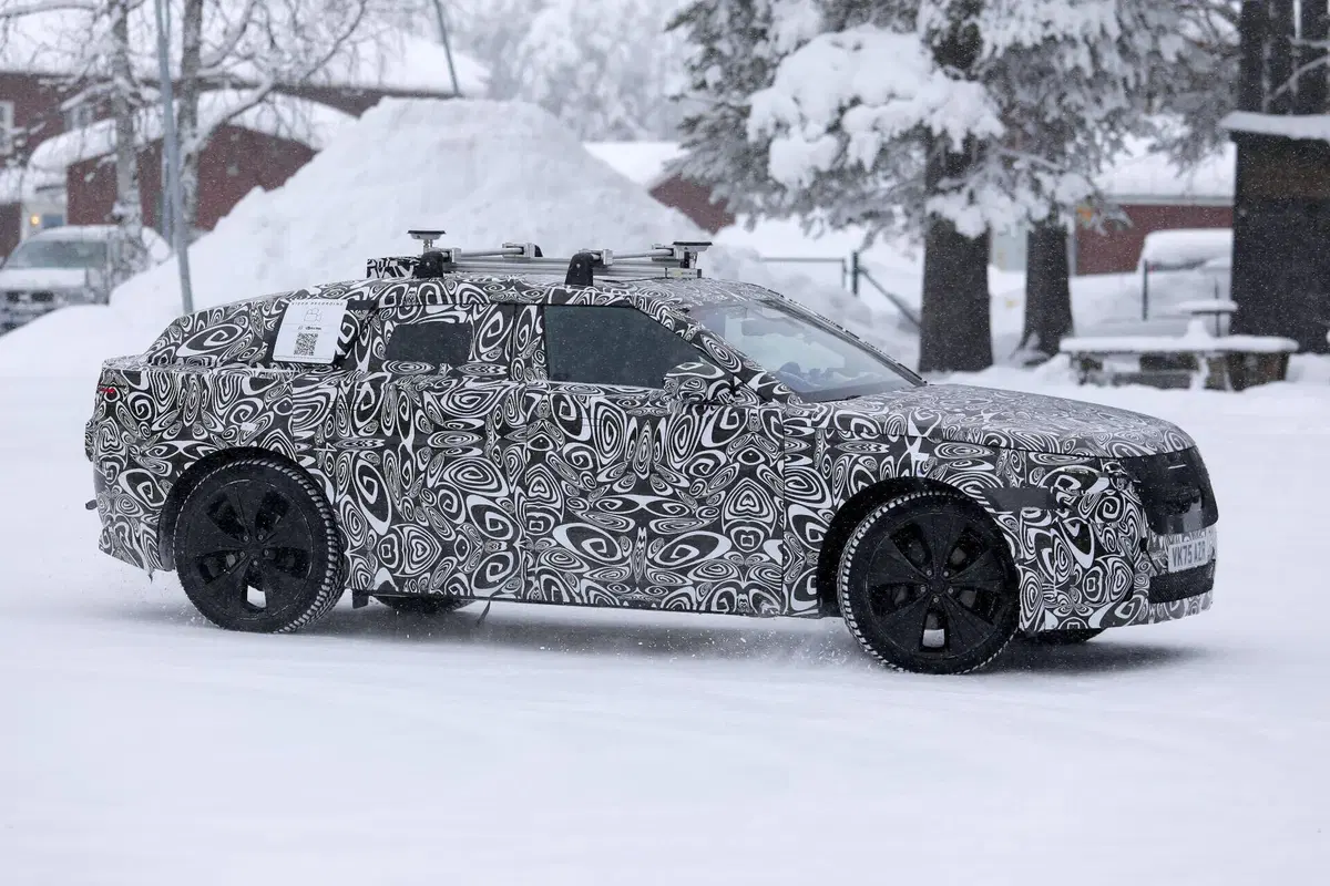 Range Rover Velar, l'erede elettrica spiazza i puristi: ecco perché non sembrerà più un SUV (5)