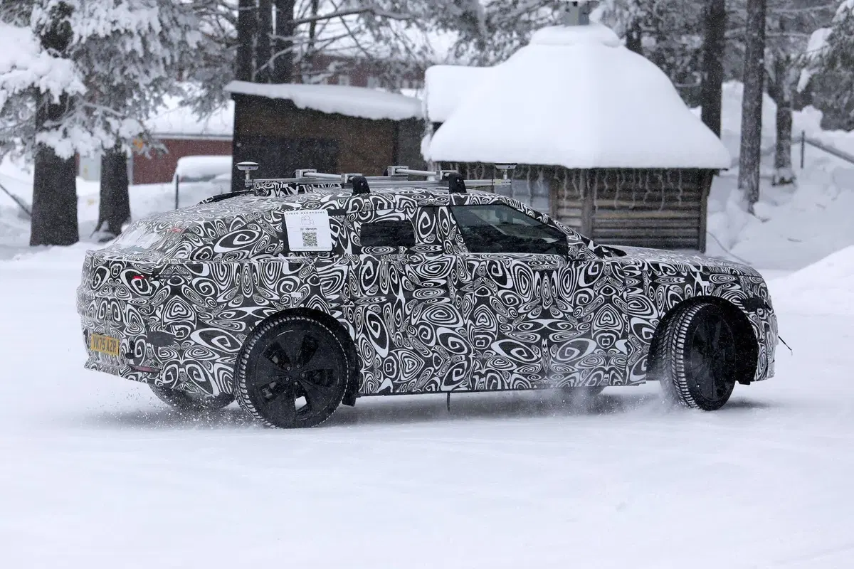 Range Rover Velar, l'erede elettrica spiazza i puristi: ecco perché non sembrerà più un SUV (9)