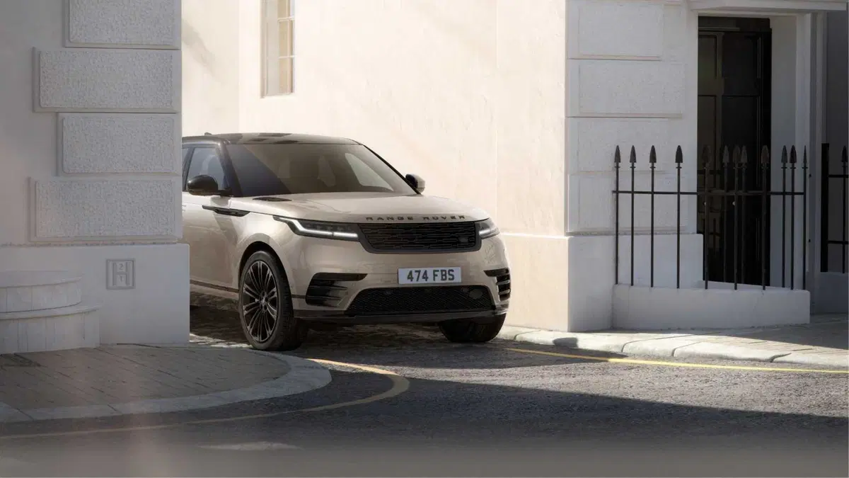 Range Rover Velar, l'erede elettrica spiazza i puristi: ecco perché non sembrerà più un SUV (17)