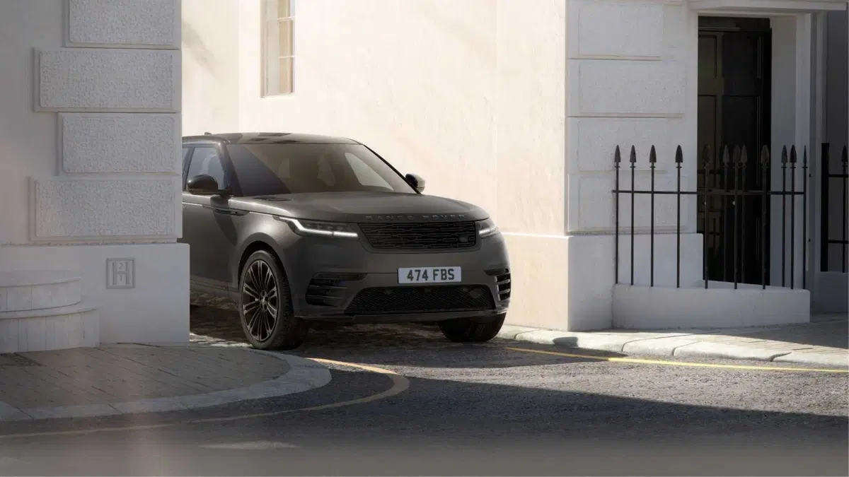 Range Rover Velar, l'erede elettrica spiazza i puristi: ecco perché non sembrerà più un SUV (21)