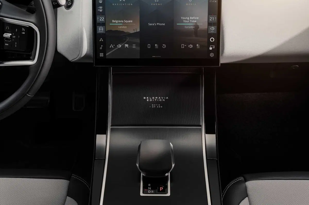 Range Rover Velar, l'erede elettrica spiazza i puristi: ecco perché non sembrerà più un SUV (27)