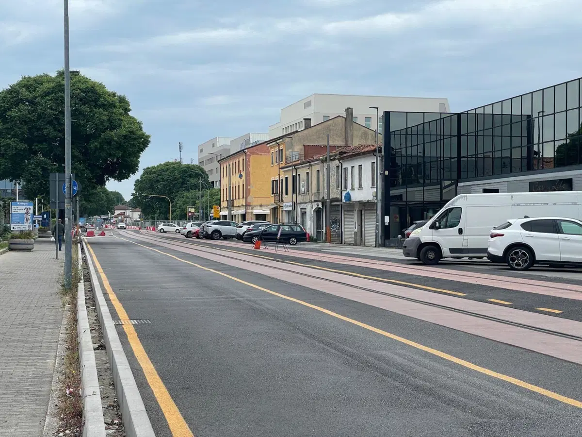 Padova, il disastro del tram: viabilità in coma e 350 milioni sventrati sull'asfalto. A rimetterci sono solo gli automobilisti patavini (8)