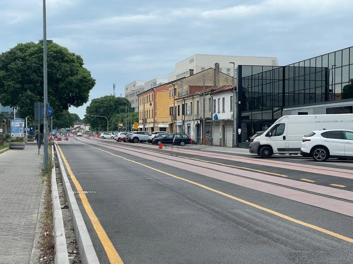 Padova, il disastro del tram: viabilità in coma e 350 milioni sventrati sull'asfalto. A rimetterci sono solo gli automobilisti patavini (9)