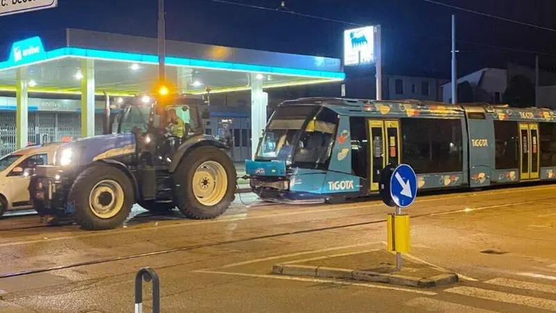 Padova, il disastro del tram: viabilit&agrave; in coma e 350 milioni sventrati sull'asfalto. A rimetterci sono solo gli automobilisti patavini