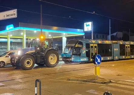 Padova, il disastro del tram: viabilità in coma e 350 milioni sventrati sull'asfalto. A rimetterci sono solo gli automobilisti patavini