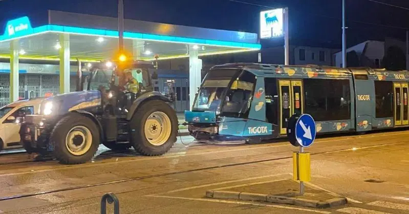 Padova, il disastro del tram: viabilit&agrave; in coma e 350 milioni sventrati sull'asfalto. A rimetterci sono solo gli automobilisti patavini