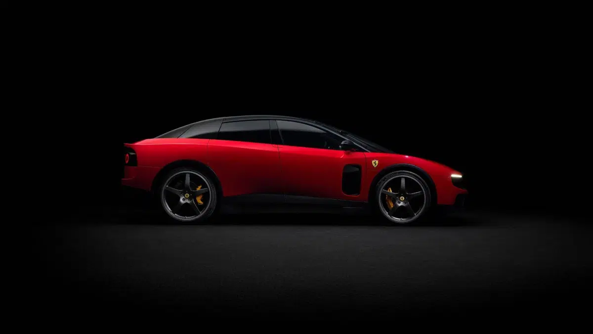 Ferrari Luce: la prima elettrica di Maranello è qui, e fa già discutere [VIDEO] (10)