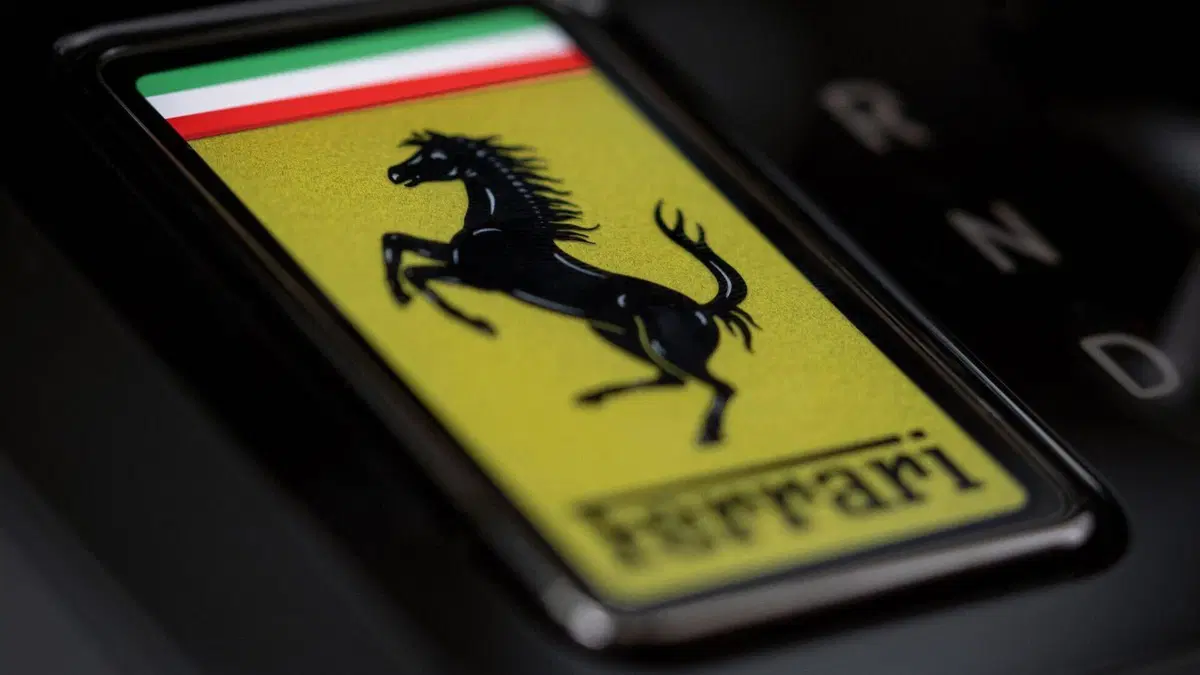 Ferrari Luce: la prima elettrica di Maranello è qui, e fa già discutere [VIDEO] (12)