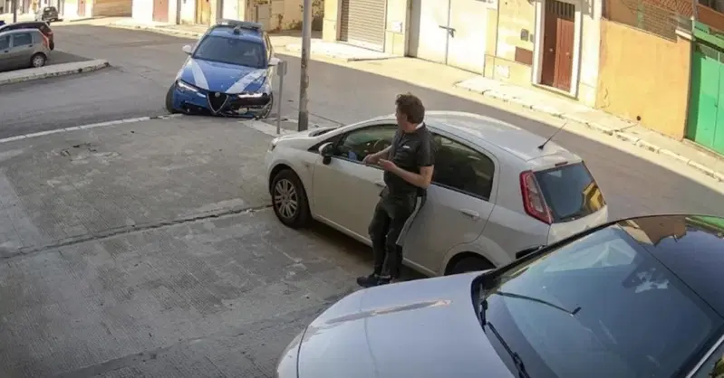 Cerignola, inseguimento ad alta velocit&agrave;: Alfa Romeo Tonale della Polizia si schianta in curva