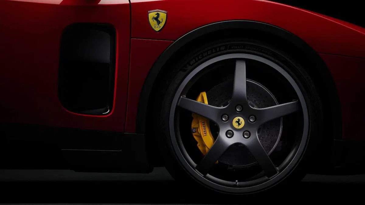Ferrari Luce: perché l'elettrica da 550.000 euro è il "Richard Mille" delle auto (5)
