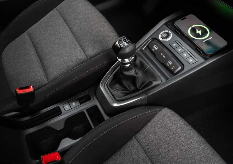 Kia Stonic (2017-->>) (10)