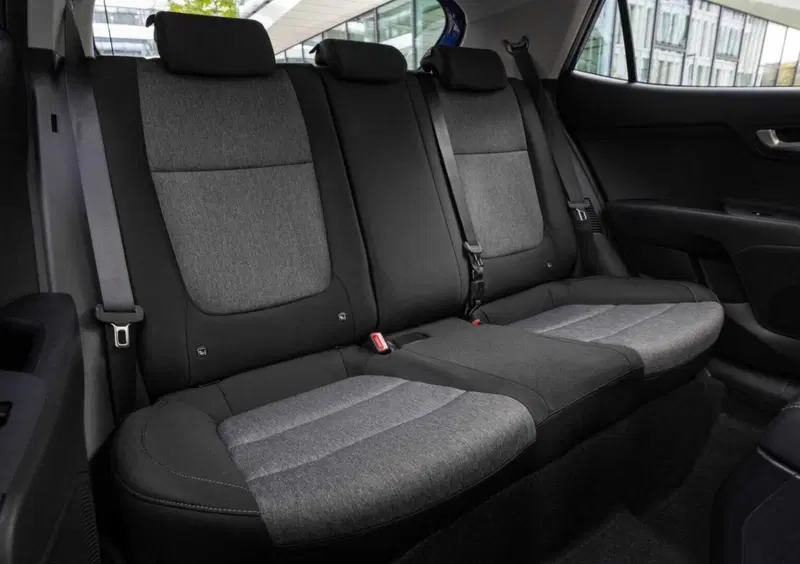 Kia Stonic (2017-->>) (9)
