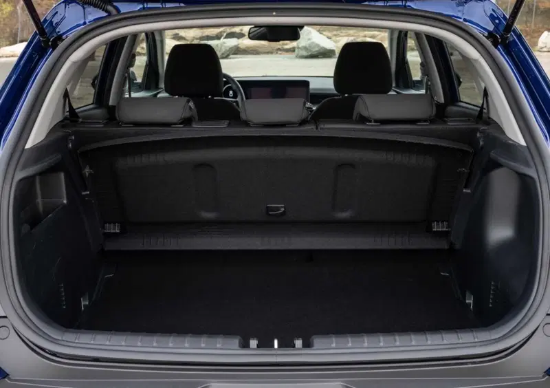 Kia Stonic (2017-->>) (12)