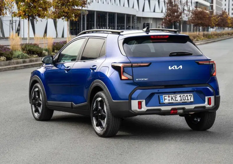 Kia Stonic (2017-->>) (3)