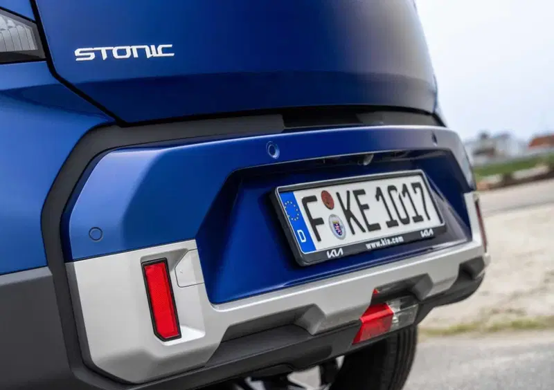 Kia Stonic (2017-->>) (15)