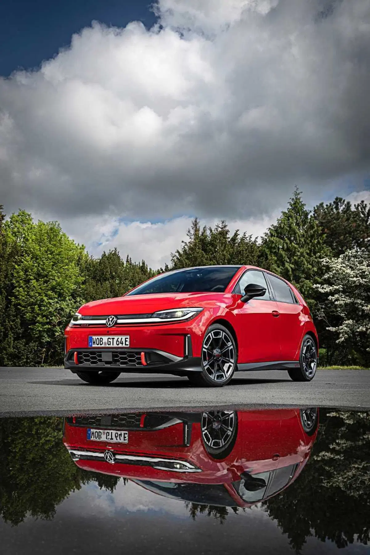 Volkswagen Polo GTI, fine di un'era: la sportiva a benzina lascia il volante all'erede elettrica (23)