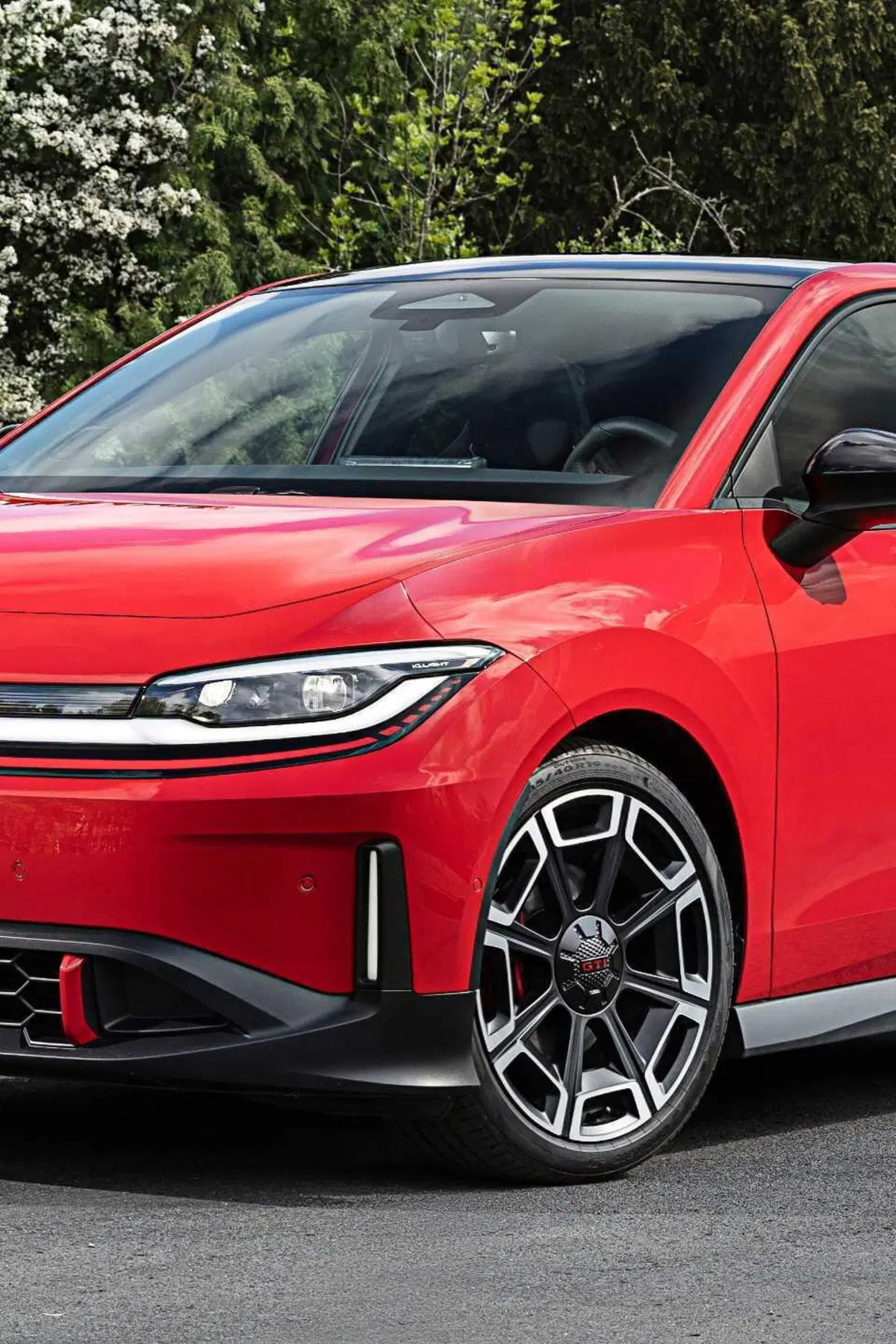 Volkswagen Polo GTI, fine di un'era: la sportiva a benzina lascia il volante all'erede elettrica (24)