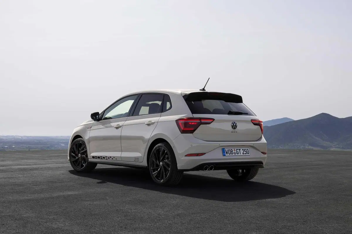 Volkswagen Polo GTI (13)