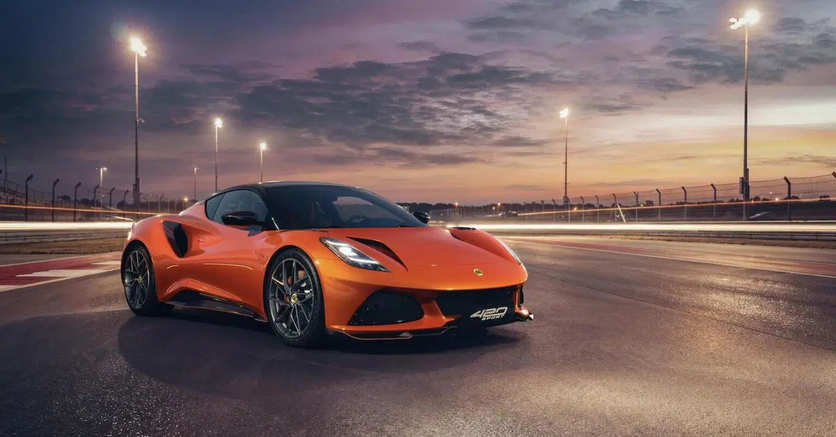Lotus Emira 420 Sport: la pi&ugrave; estrema di sempre tra leggerezza e prestazioni da pista