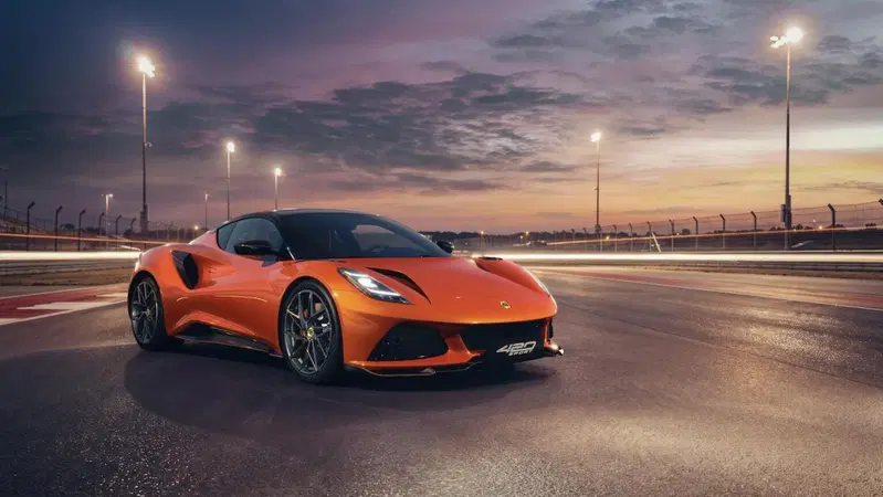 Lotus Emira 420 Sport: la pi&ugrave; estrema di sempre tra leggerezza e prestazioni da pista