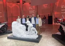 Honda: versione Marmo e scultura “Hanami” per i 25 anni dell'SH125 