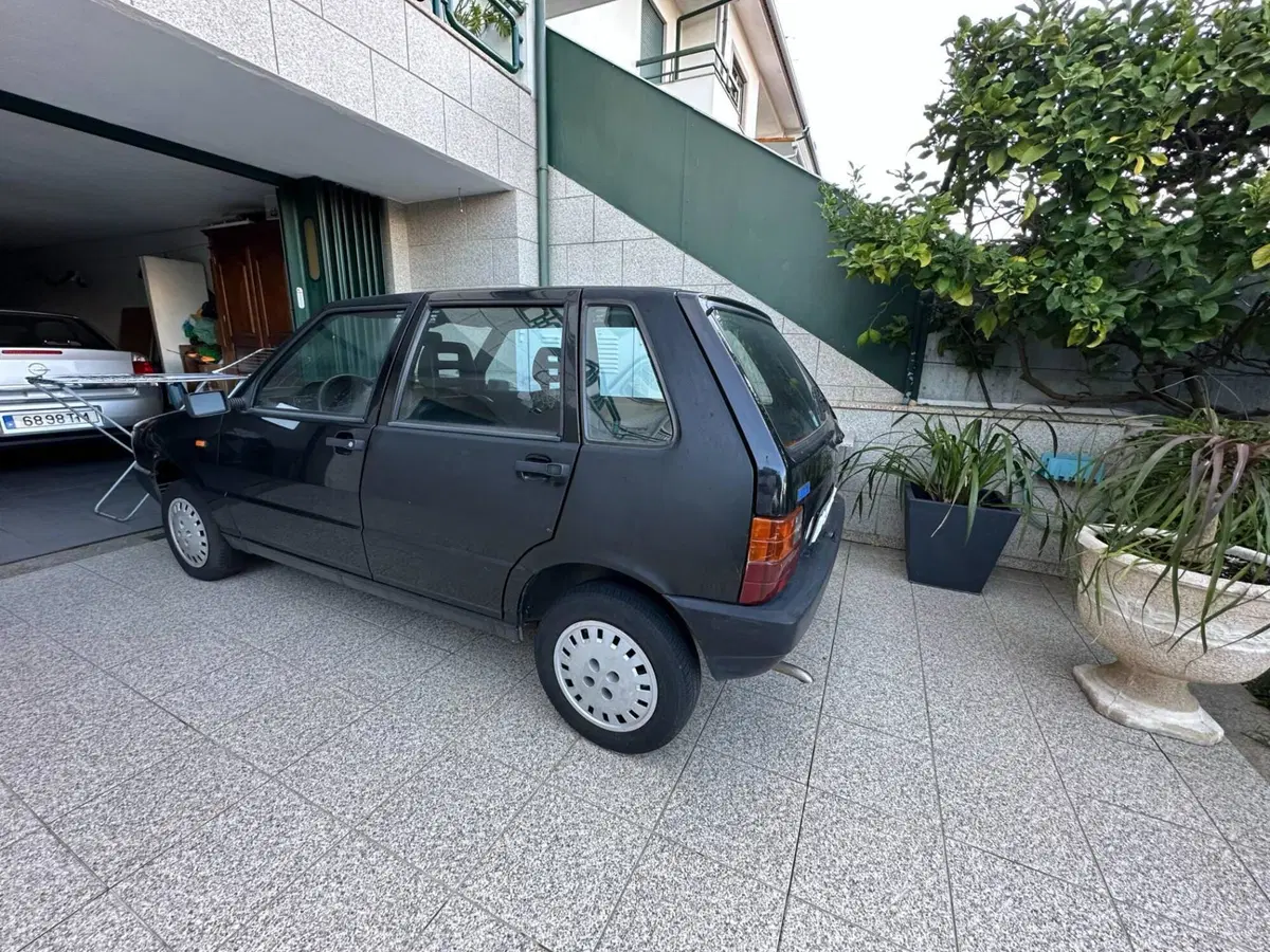 Fiat Uno 60 SL d'epoca a Milano (2)