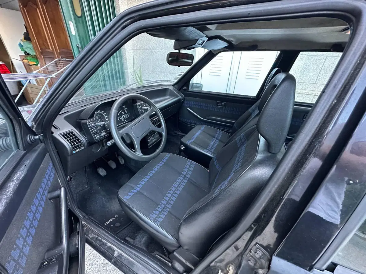 Fiat Uno 60 SL d'epoca a Milano (3)