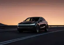 Tesla Robotaxi, il sogno da un milione di auto si è ridotto a 20 vetture: cosa è andato storto